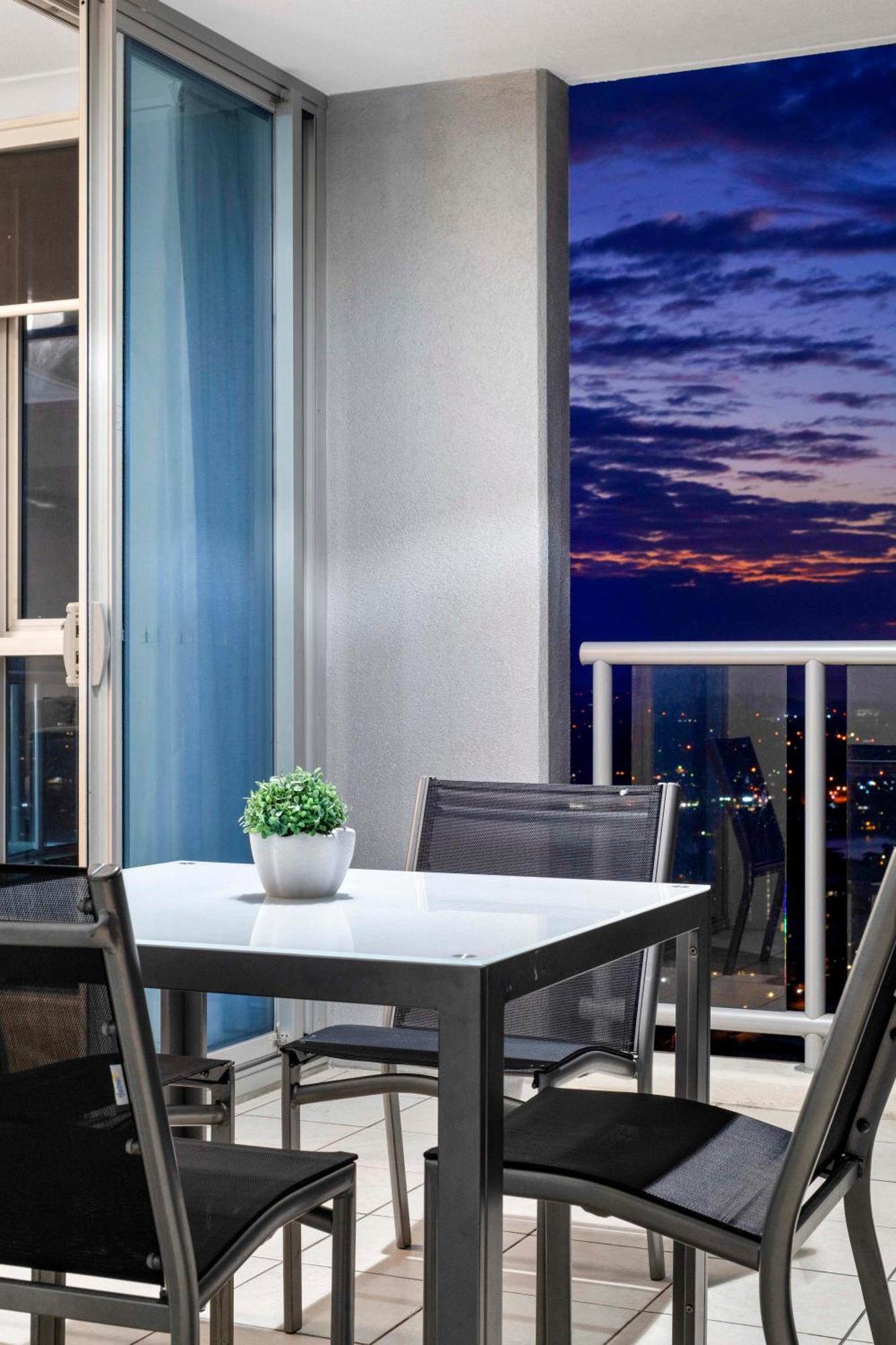 Chevron Renaissance - Self Contained & Privately Managed Apartments Голд-Кост Экстерьер фото